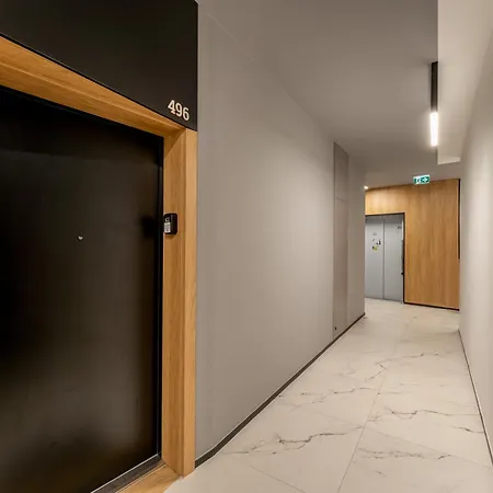 Cracow Novum By Bookinghost Krasków