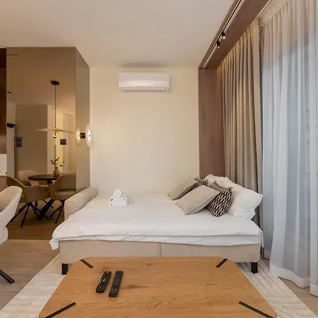 Cracow Novum By Bookinghost * Krasków